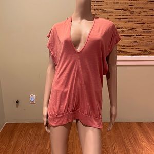 Fresh Laundry Rose Colored Sleeveless T-shirt With Plunging Front Size M